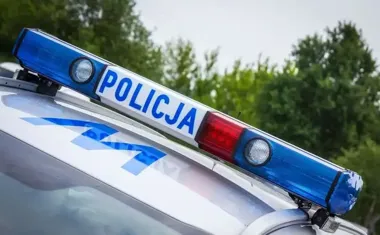 Rodzinny piknik przy amfiteatrze. Policjanci pokazali sprzęt i służbę