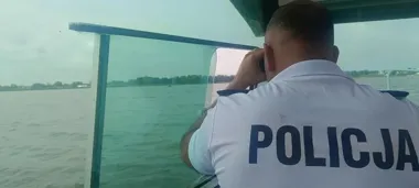 Na Jamnie kontrole trzeźwości i uprawnień. Policjanci są na wodzie