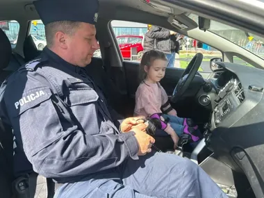 Radiowóz i miasteczko ruchu drogowego podbiły dzieci w Koszalinie